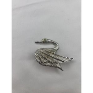 Vintage DFA DuBarry Fifth Avenue Gold Tone Swan Brooch Pin Stamped DFA B43